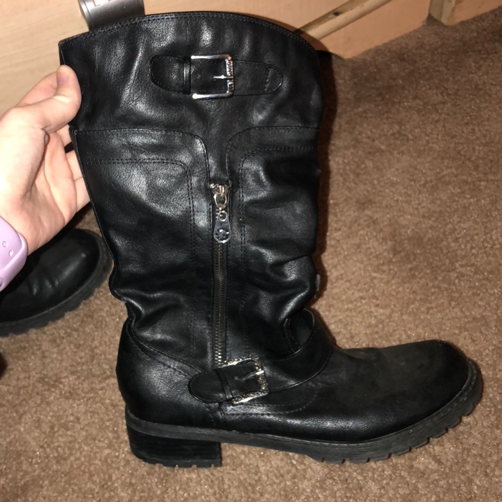 Black boots, super comfortable